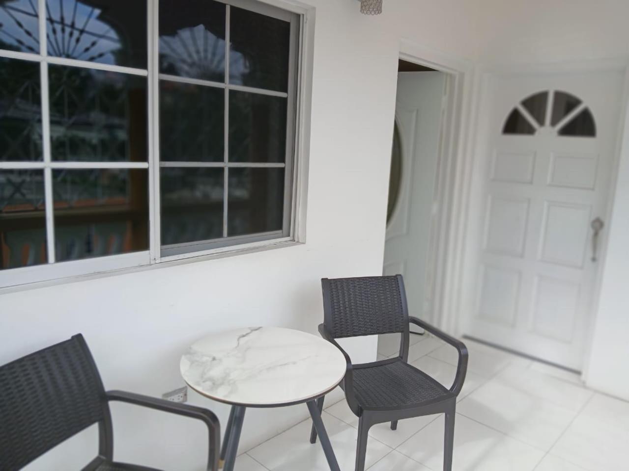 Runthings Hideaway Stay เนกริล ภายนอก รูปภาพ